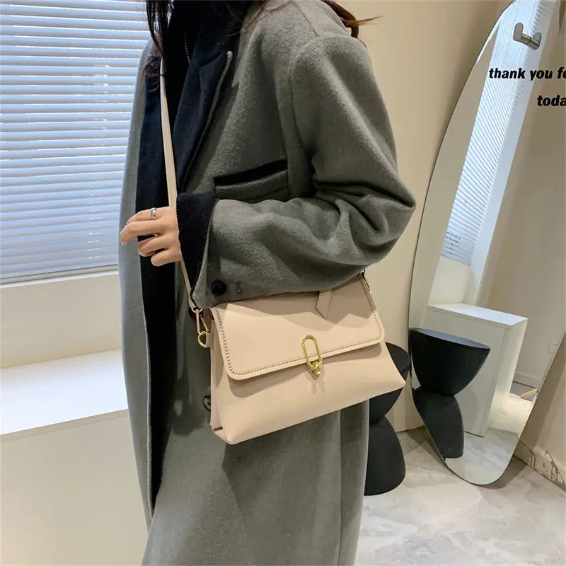 Hand Woven Casual Shoulder Bag with Lock Closure